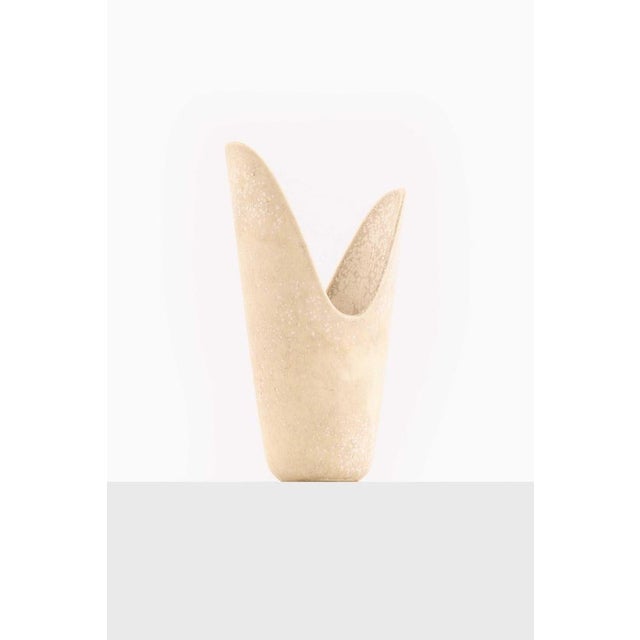 This ceramic vase, model arz—often referred to by its nickname gäddgap (“pike’s mouth”)—was designed by gunnar nylund and...