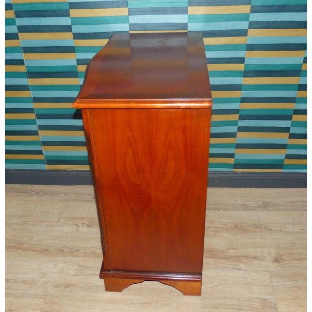 Georgian Chippendale Serpentine Chest of Drawers, 1970s For Sale - Image 9 of 15