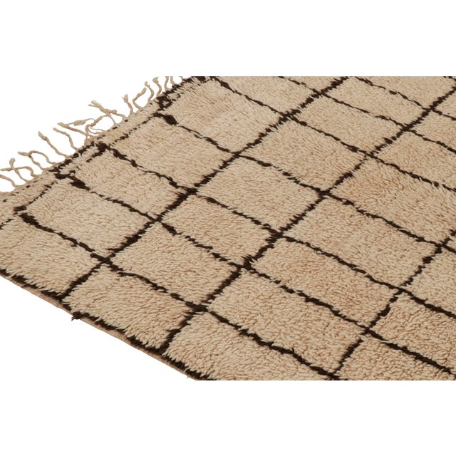 1950s 1950s Vintage Moroccan Rug in Beige With Brown Geometric Pattern, From Rug & Kilim For Sale - Image 5 of 8