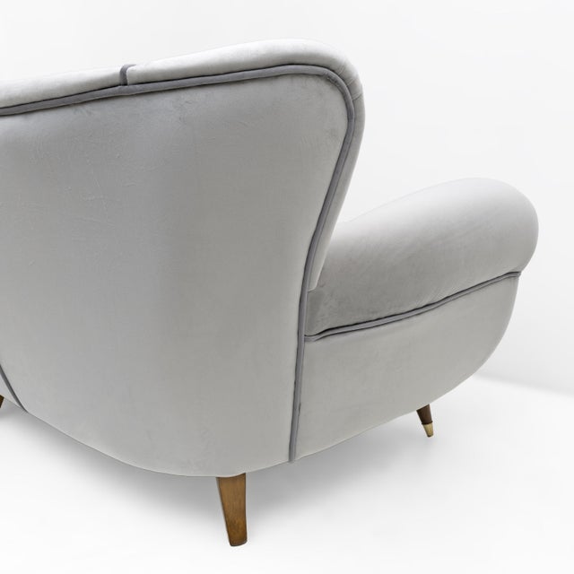 Textile Art Deco Italian Velvet Sofa attributed to Guglielmo Ulrich, 1940s For Sale - Image 7 of 14