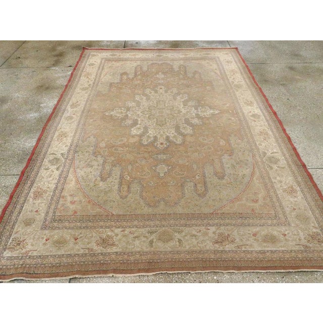 Galerie Shabab Collection Mid-20th Century Handmade Turkish Sivas Accent Rug For Sale - Image 4 of 9
