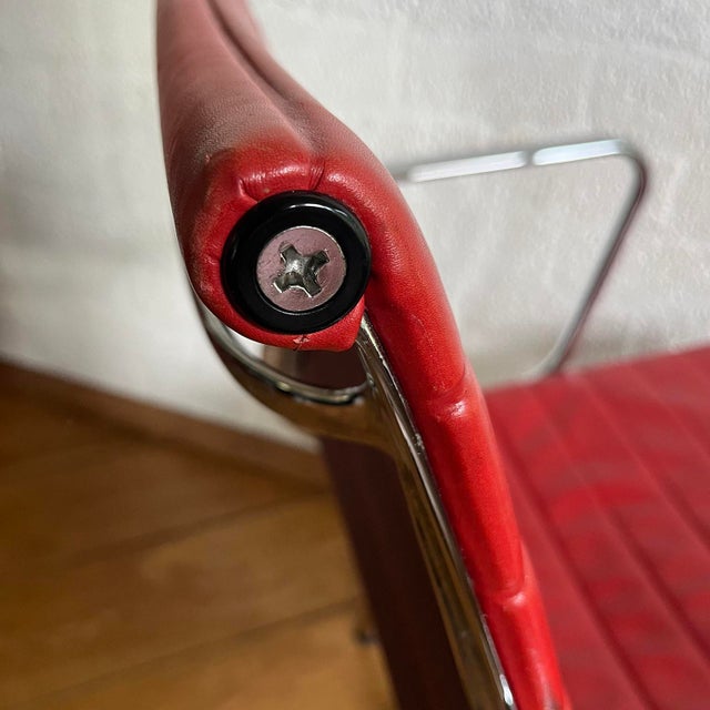 Metal EA 108 Chairs in Chrome and Red Leather by Charles and Ray Eames for Vitra, 1950s, Set of 4 For Sale - Image 7 of 18