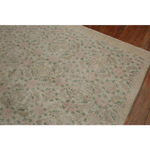 Mid 20th Century Vintage Turkish Worn Rug, 6'10'' X 10'4'' For Sale - Image 10 of 13