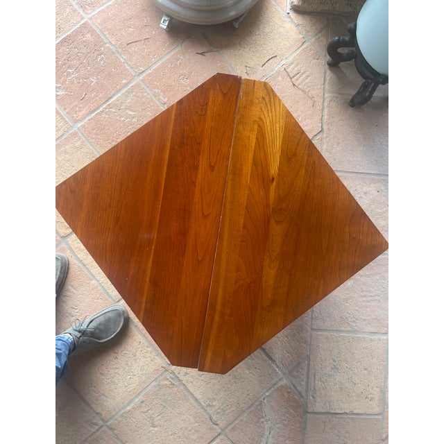 1990s Mission Style Solid Cherry Ethan Allen American Impressions Corner Tables – Pair For Sale - Image 5 of 8