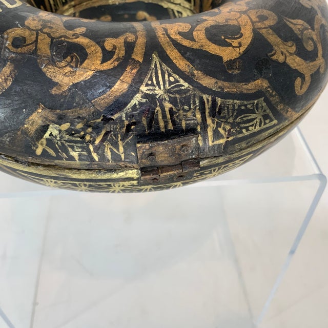 Antique Chinese Laquer “donut” Box For Sale - Image 10 of 12