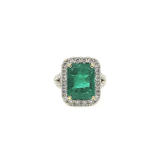 Green 8.20 Ct Gia Certified Natural Zambian Emerald & Diamond Ring Size 6.5 For Sale - Image 8 of 9