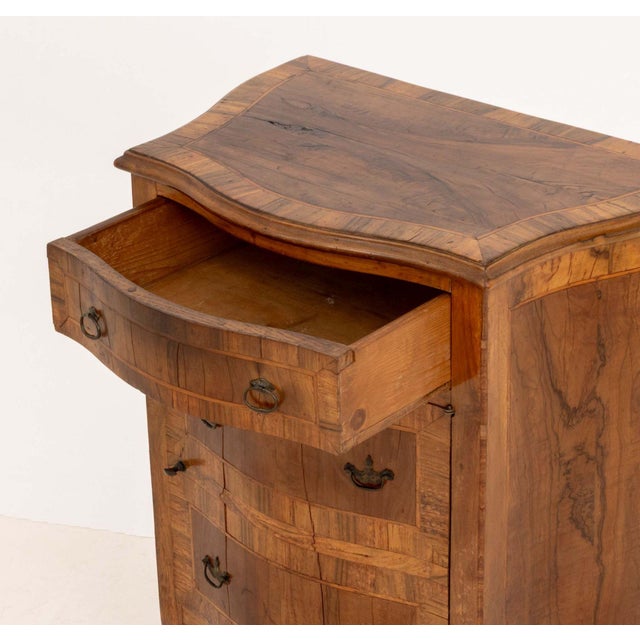 Italian Walnut Serpentine Commode For Sale In New York - Image 6 of 9