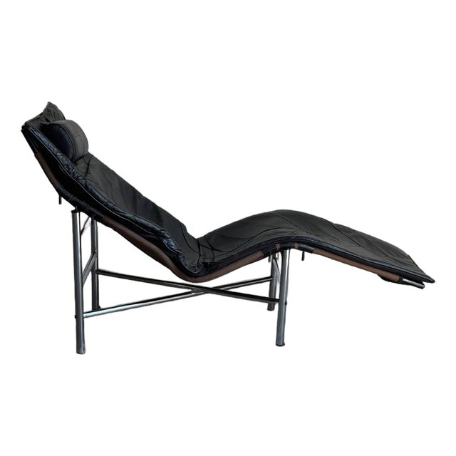 Vintage Scandinavian Black Leather Chaise Lounge Chair Mid Century Modern For Sale