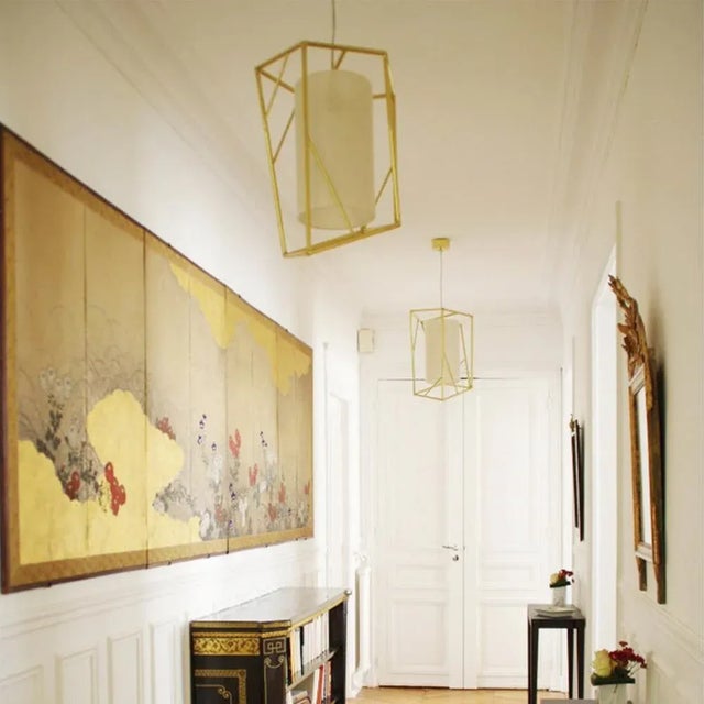 a) structure: lacquered metal, polished or satin metal abat-jour: linen cord 1,5m Also available in brass and copper This...