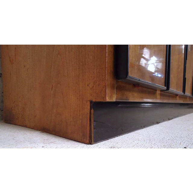 Mid-Century Modern Credenza by Henredon, Attributed For Sale In New York - Image 6 of 10