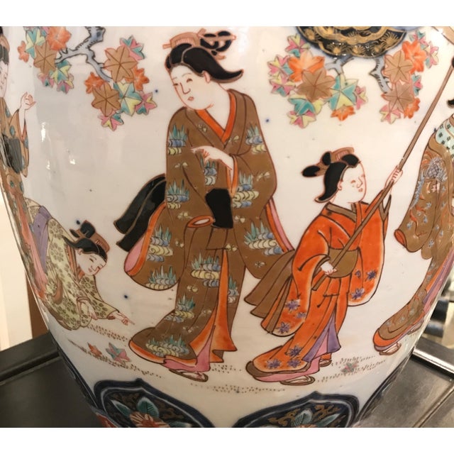 Large 19th Century Hand Painted Imari Porcelain Vase Meiji Period For Sale - Image 9 of 11