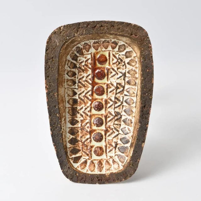 Brutalist Studio Pottery Bowl by Pat & Jo Rowland, 1960s, in Very Good conditions. Designed 1960 to 1969 This piece has an...