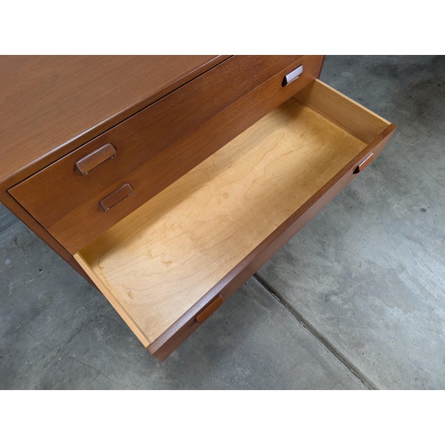 1960s Danish Modern 4-Drawer Teak Chest by Borge Mogensen for Povl Dinesen, Denmark For Sale - Image 12 of 15