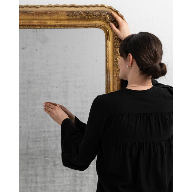 A mirror whose gold gilt frame, rectangular tall gives it real character at first glance. Originating in France during...