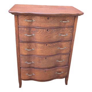 Antique French Provincial Quartersawn Oak Serpentine Chest of Drawers, C. Early 1900s For Sale