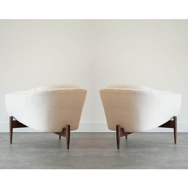 Set of MCM Walnut Tripod Lounge Chairs in Wool, C. 1950s For Sale In New York - Image 6 of 8