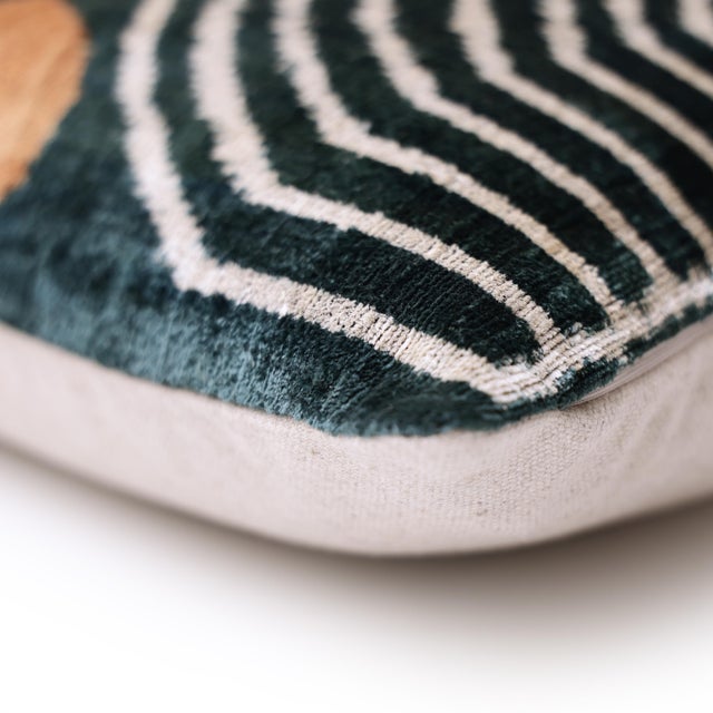 Textile The Emerald Green & Geometric Arch Silk Velvet Pillow - 20" X 20" For Sale - Image 7 of 8