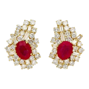 Vintage 4.50 Carat Red Ruby and Diamond Clip on Earrings in 18k Yellow Gold - 2 Pieces