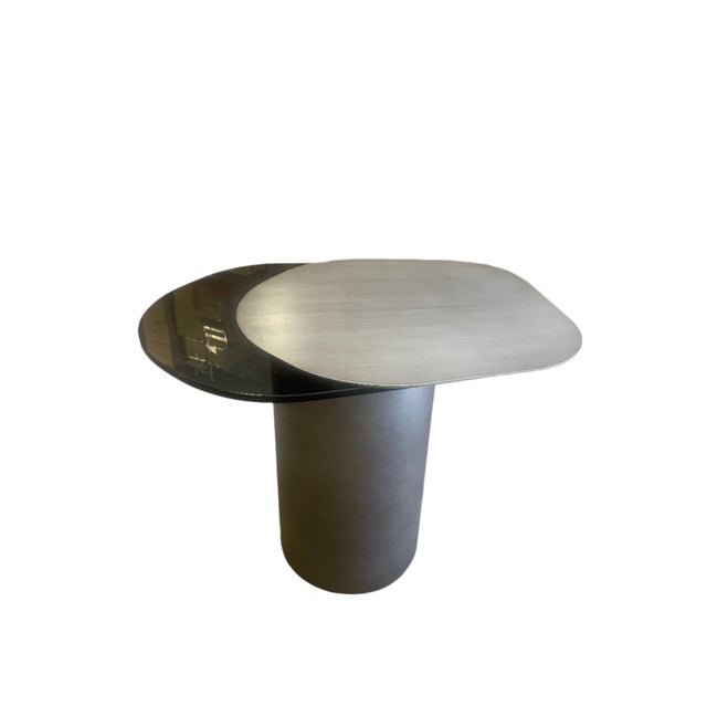 Metal Irregular Shape Set of 2 Modern Organic Coffee Tables in Matte Silver For Sale - Image 7 of 9