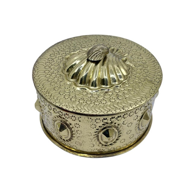Metal Vintage Brass Shell Designed Trinket/ Jewelry Box For Sale - Image 7 of 9