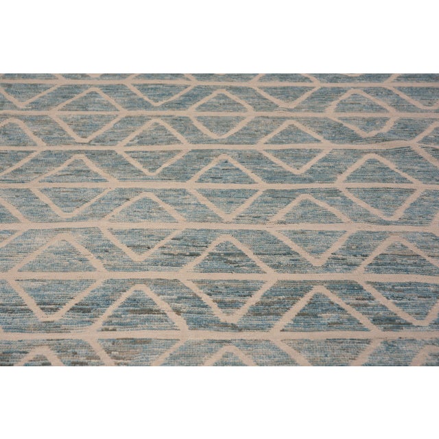 Nazmiyal Collection Oversized Geometric Contemporary Rug For Sale In New York - Image 6 of 9