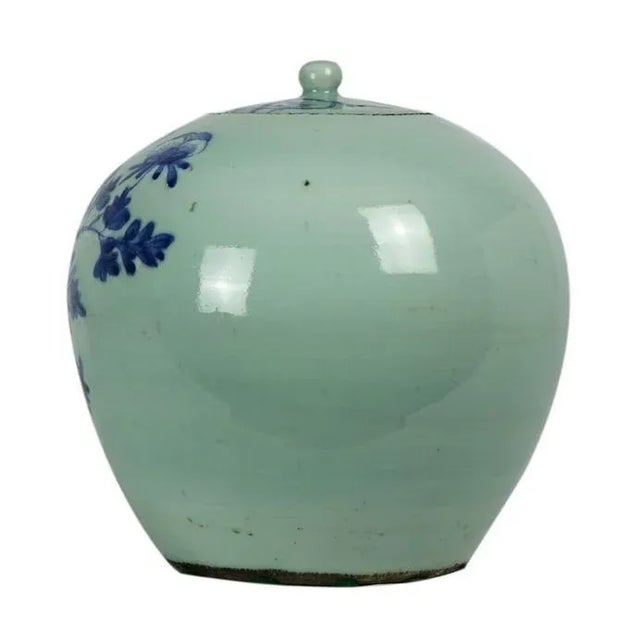 Beautifully Hand-painted Antique Chinese Porcelain Urn With Lid