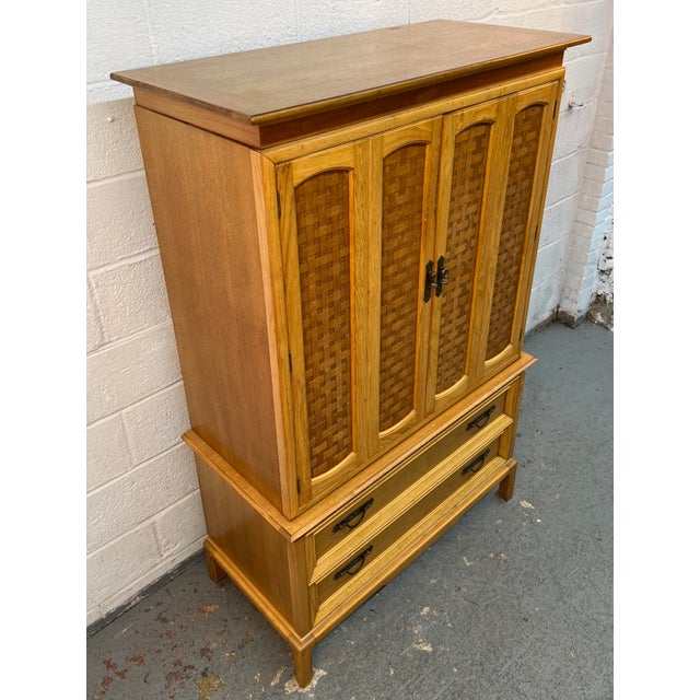 Mid-Century Modern Vintage Faux Lattice Front Gentleman's Chest by Thomasville For Sale - Image 3 of 16
