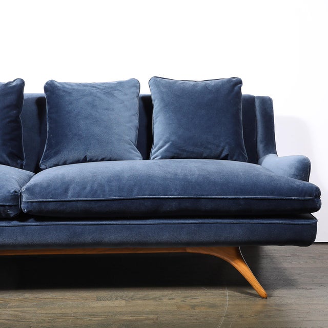 Mid-Century Modern Mid-Century Smoked Sapphire Velvet Sculptural Supported Sofa by Vladimir Kagan For Sale - Image 3 of 12