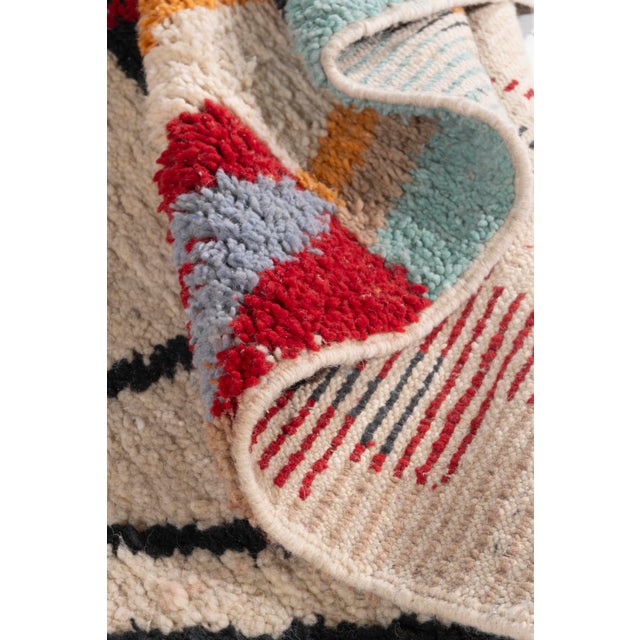 Modern Moroccan White Modern Hand Knotted Rug 5' X 8'6 For Sale - Image 3 of 9