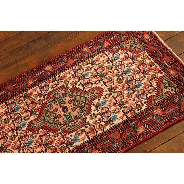Genuine hand-knotted Middle Eastern rug | Size: 300 cm x 82 cm | Knot density: approx. 160.000 knots/m² | Material: 100%...