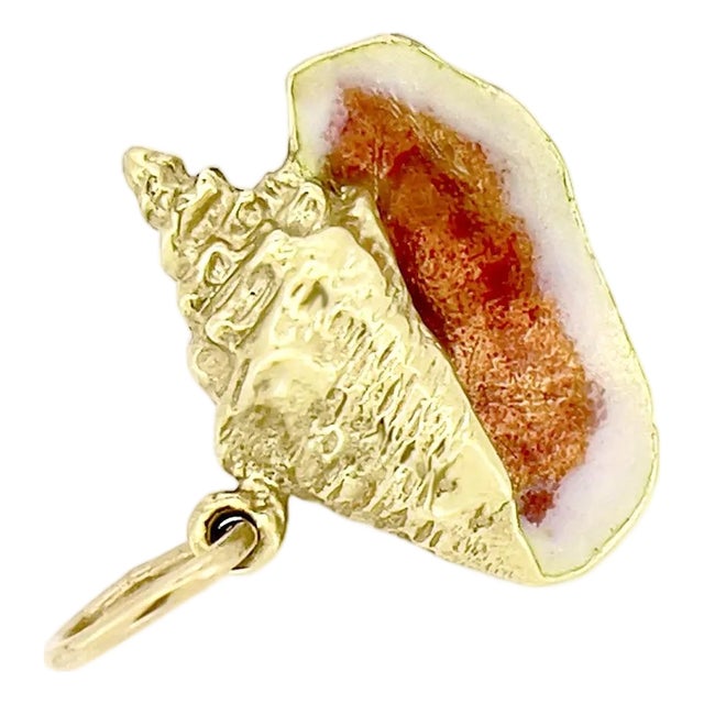Vintage 18k Yellow Gold Orange Enamel Conch Shell Charm Pendant For Sale