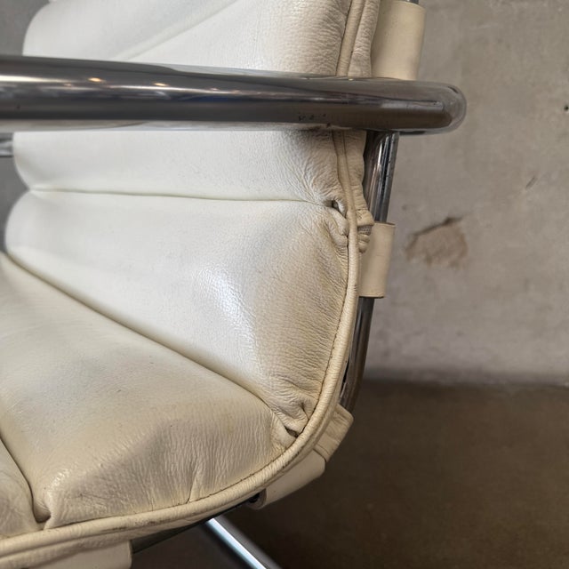 Metal Vintage White Leather and Chrome Lounge Chair Attributed to Knoll For Sale - Image 7 of 12