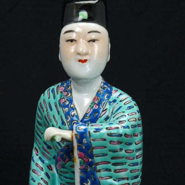 Turquoise Early 20th Century Chinese Porcelain Polychrome Nobleman and Wife Figures - A Pair For Sale - Image 8 of 12