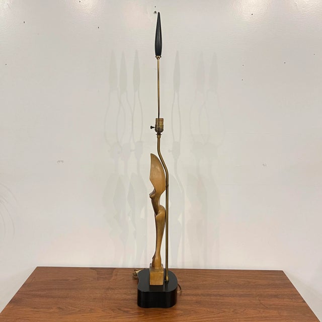 Brown Mid Century Modern Carved Woman Figural Heifetz Table Lamp For Sale - Image 8 of 12