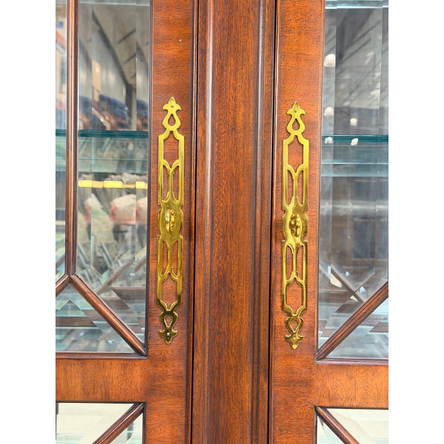 Late 20th Century Georgian Style Mahogany Display Cabinet With Glazed Doors For Sale In New York - Image 6 of 12