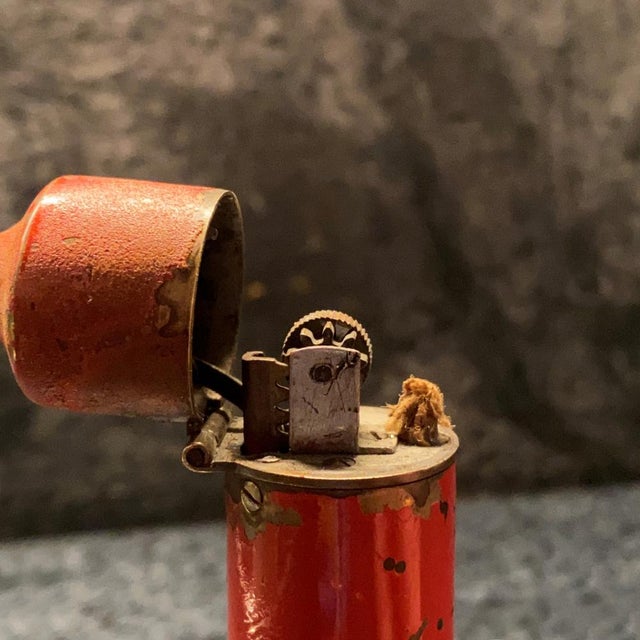 Bauhaus Bauhaus School Table Lighter, Hungary, 1920s For Sale - Image 3 of 17