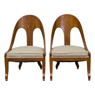 Pair of English Style Spoon Chairs circa 1920 with Upholstered Seat Cushions For Sale