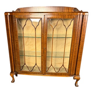 English Art Deco Display Cabinet in Figured Walnut, 1930 For Sale