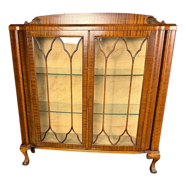 English Art Deco Display Cabinet in Figured Walnut, 1930 For Sale
