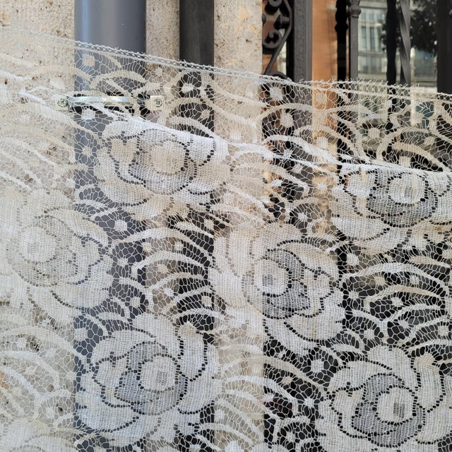 White Lace Mantilla, Spain, 1930s For Sale - Image 16 of 18