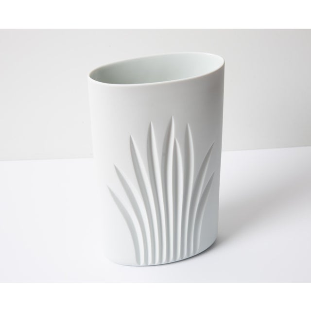 Mid-Century Modern Bisque Vase by Claus Josef Riedel for Rosenthal Studio Linie For Sale - Image 3 of 5