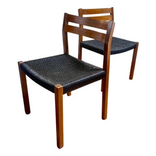 1950s Pair of Arne Hovmand-Olsen Model #401 Dining Chairs for j.l. Møller, Denmark - Painted Seats For Sale