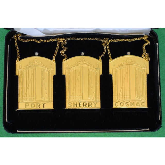 Traditional Mid 20th Century The “21” Club X Sporrongs Sweden Cognac, Port & Sherry Decanter Tags (New in Box) For Sale - Image 3 of 6