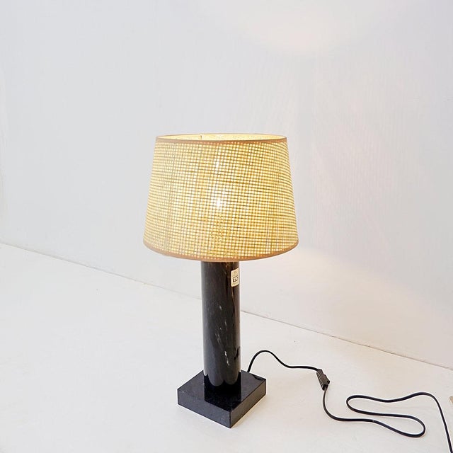 Mid-Century Modern Table Lamp in Black Marble with Natural Raffia Lampshade For Sale - Image 3 of 11