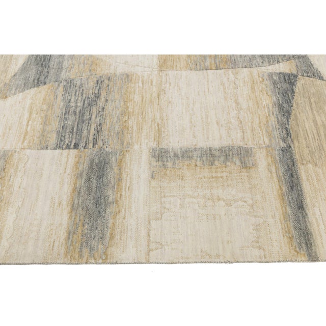 Modern Abstract Gridded Hand-Loomed Rug in Gray and Sand 8x10 For Sale In New York - Image 6 of 10