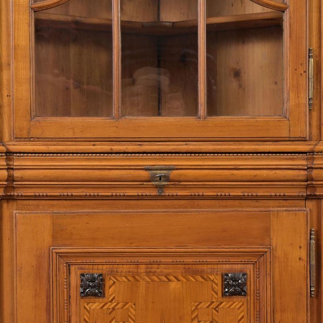 Louis XVI Corner Display Cabinet, 1770-1780 For Sale - Image 3 of 6