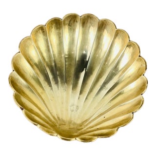 Vintage 1960s Brass Scalloped Sea Shell Footed Trinket Tray / Bowl For Sale
