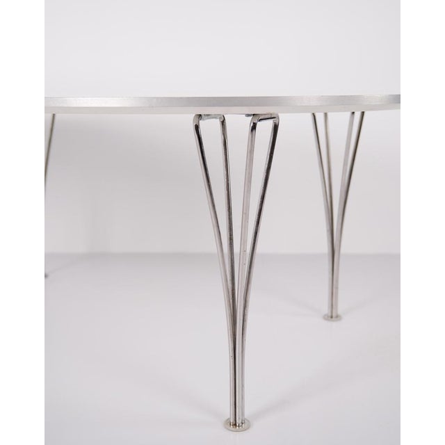 Paper Superellipse Coffee Table in White Laminate by Piet Hein for Fritz Hansen, 2008 For Sale - Image 7 of 10