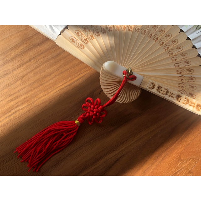 1990s Chinoiserie Hand Painted Fan For Sale In Los Angeles - Image 6 of 10