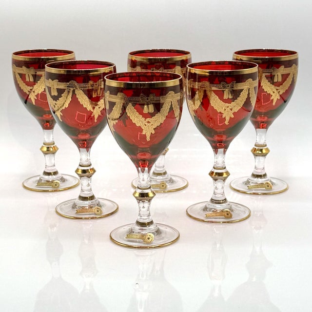 1980s Vintage Italian Ruby Red Crystal Wine Goblets with 24k Gold Neoclassical Garlands by Interglass, 1980s, Set of 6 For Sale - Image 5 of 18